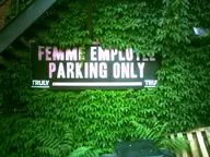 bar building camera:digital_harinezumi exterior ivy orientation:landscape photographer:deaddeaddeath plant // 1600x1200 // 179KB