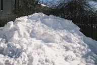 camera:fujifilm_x100 orientation:landscape photographer:deaddeaddeath // 1728x1152 // 353KB