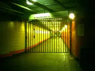 brick camera:digital_harinezumi gate orientation:landscape photographer:deaddeaddeath train_station tunnel // 1600x1200 // 242KB