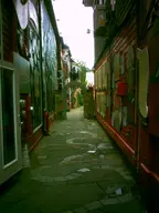 alley camera:digital_harinezumi exterior orientation:portrait photographer:deaddeaddeath residential sidewalk // 1200x1600 // 129KB