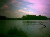 camera:digital_harinezumi cloud exterior lake orientation:landscape photographer:deaddeaddeath river water // 1600x1200 // 83KB