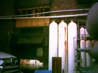 brick building camera:digital_harinezumi exterior industrial metal orientation:landscape photographer:deaddeaddeath rust storage_tank // 1600x1200 // 107KB