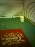 bucket camera:digital_harinezumi construction dirty interior orientation:portrait photographer:deaddeaddeath // 1200x1600 // 60KB