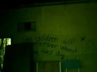 abandoned building camera:digital_harinezumi dark graffiti interior orientation:landscape photographer:deaddeaddeath ruins // 1600x1200 // 39KB