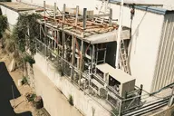 building camera:fujifilm_x100 exterior fence orientation:landscape photographer:deaddeaddeath plant tagme // 1728x1152 // 425KB