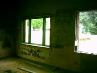 abandoned camera:digital_harinezumi dirt graffiti interior orientation:landscape photographer:deaddeaddeath ruins // 1600x1200 // 84KB