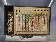 camera:phone circuit_board electronics interior orientation:landscape photographer:knifingale wire // 1732x1299 // 284KB