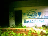 abandoned brick building camera:digital_harinezumi exterior graffiti orientation:landscape photographer:deaddeaddeath plant ruins // 1600x1200 // 217KB