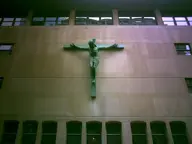 building camera:digital_harinezumi catholic church cross crucifix exterior orientation:landscape photographer:deaddeaddeath siding window // 1600x1200 // 81KB